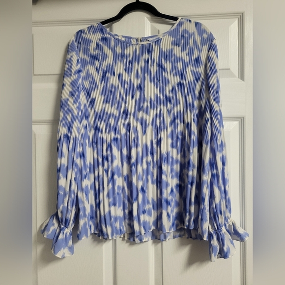 Nine West-NWOT-Blue/White Blouse with Accordian Top and Loose Fit Bottom- Size M - Picture 1 of 5